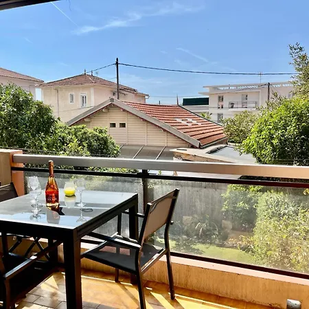 Les Pins Yourhosthelper Apartment