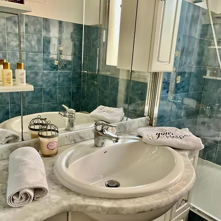 Les Pins Yourhosthelper Apartman